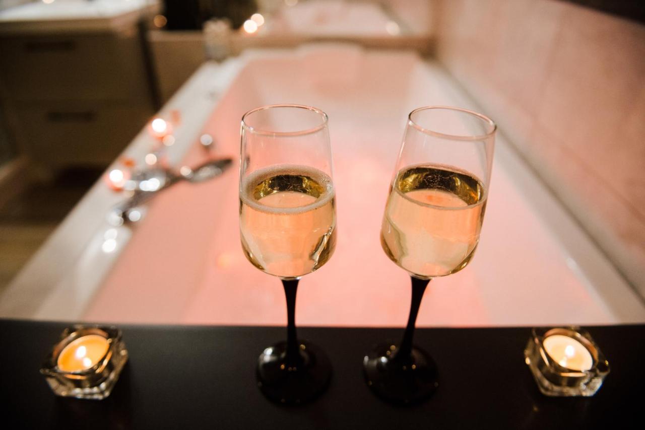 La Suite Romantique Avec Jacuzzi Au Coeur De Perpignan Exterior foto