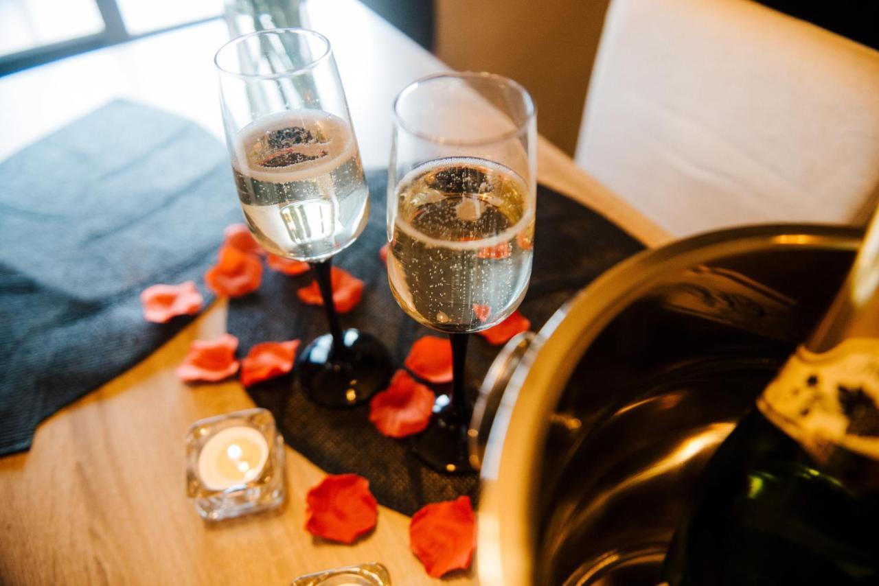 La Suite Romantique Avec Jacuzzi Au Coeur De Perpignan Exterior foto